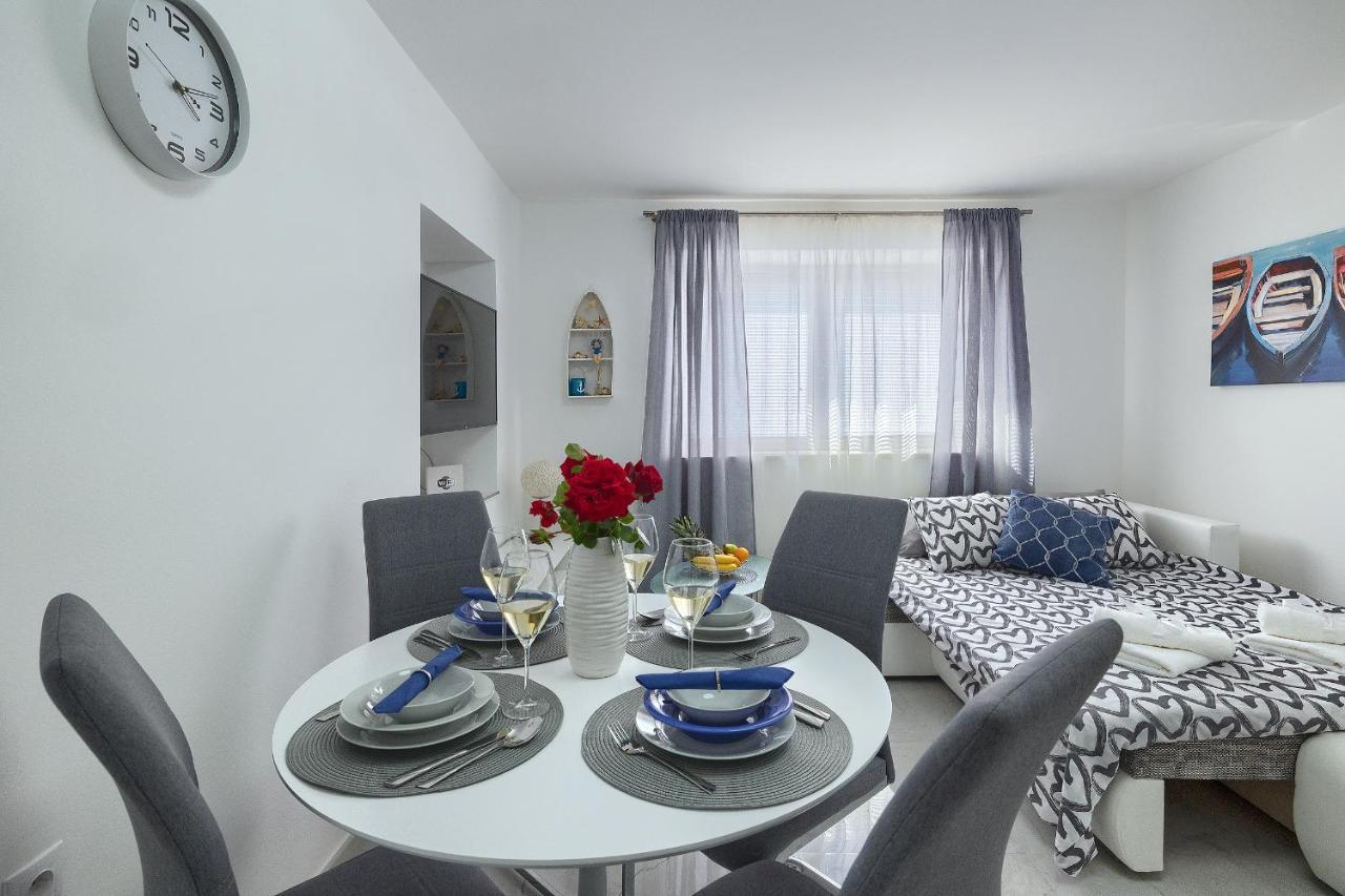 Studio Apartman Luka Pomer Eksteriør bilde